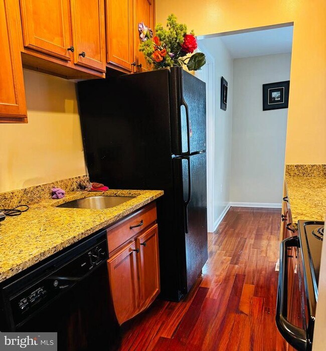 Building Photo - 118 Westwick Ct