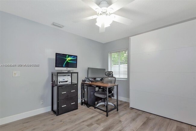 Building Photo - 1800 Water Ridge Dr