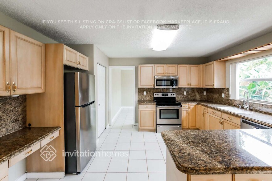 Building Photo - 9130 NW 44th Ct