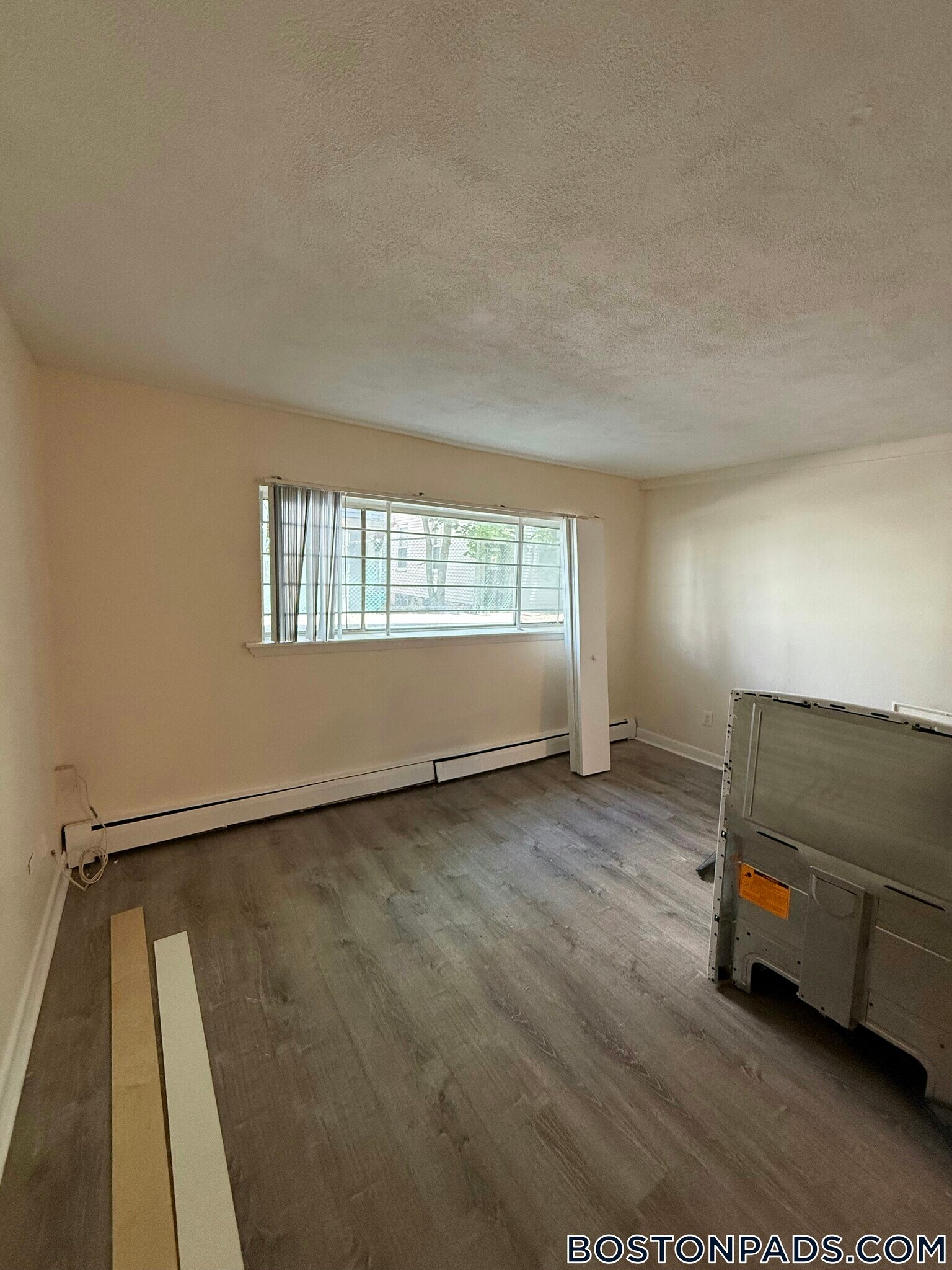 Building Photo - 84 Gardner St