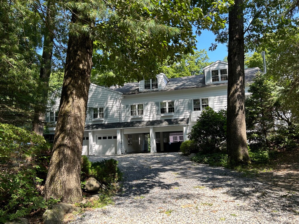 Building Photo - 89 Florida Hill Rd