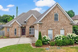 Building Photo - Size and Space in Beautiful Bluff Park