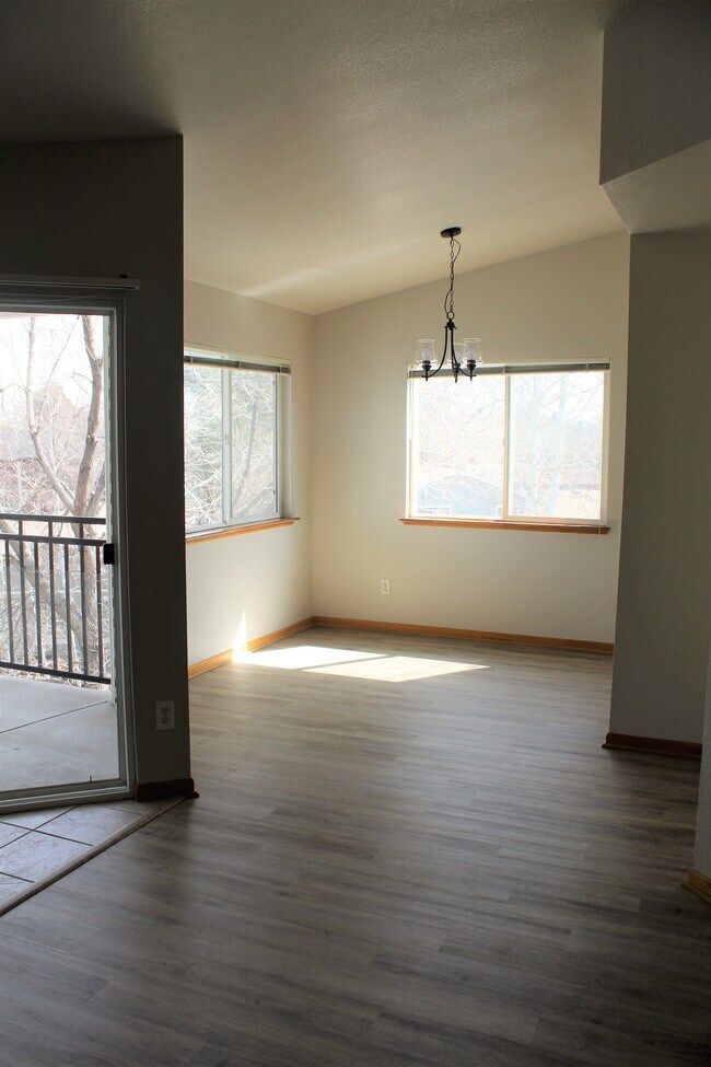 Building Photo - 950 52nd Ave Ct