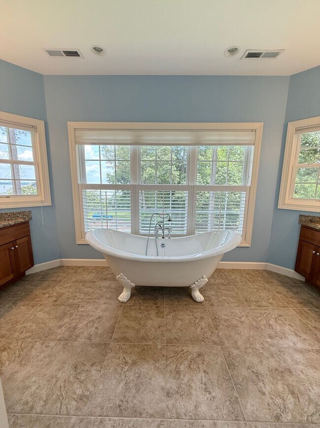 Building Photo - 142 Riverview Plantation Dr
