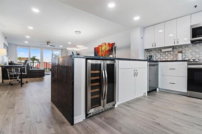 Building Photo - 19111 Vista Bay Dr