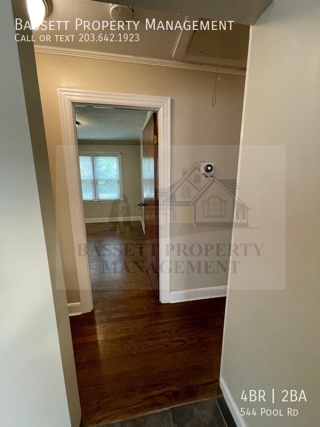 Building Photo - 544 Pool Rd