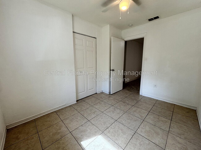 Building Photo - 4606 Meadowbrook Ave
