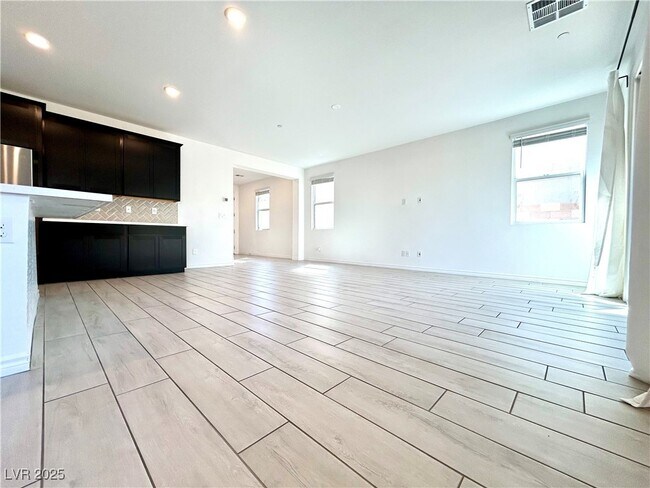 Building Photo - 839 Nova Heights St