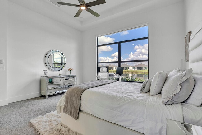 Building Photo - 5320 St Armands Way