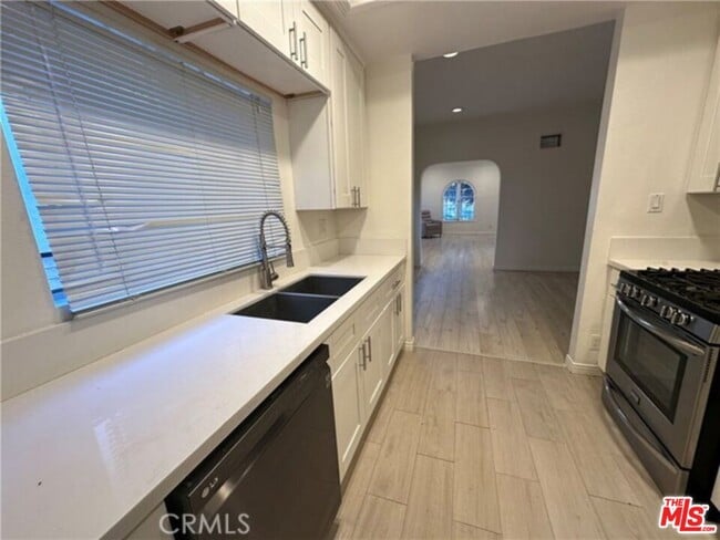 Building Photo - 221 S Tower Dr