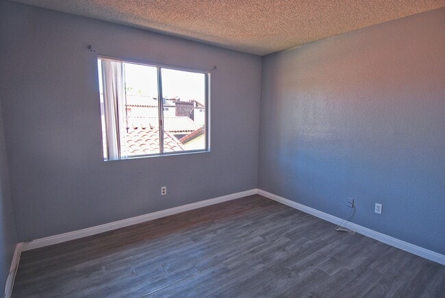 Building Photo - 1097 S Santo Antonio Dr