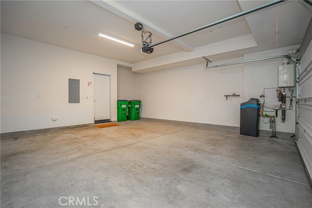 Building Photo - 114 Novel