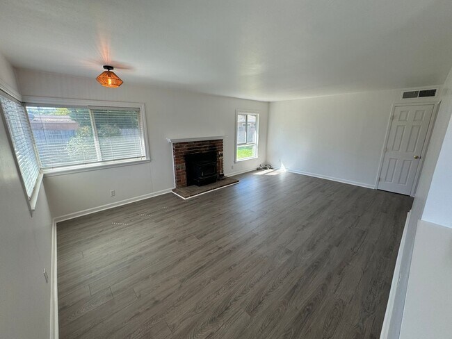 Building Photo - 3 bedroom | 2 bathroom | Citrus Heights Single Family Home