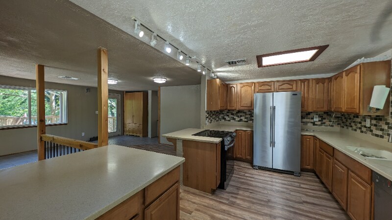 Building Photo - 3274 Highland Ave