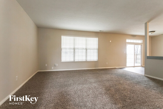 Building Photo - 6403 Pemboke Ct
