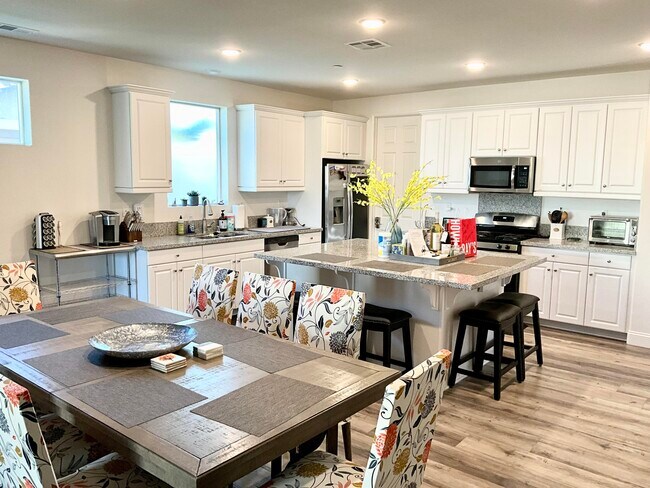 Building Photo - 82760 Chaplin Ct