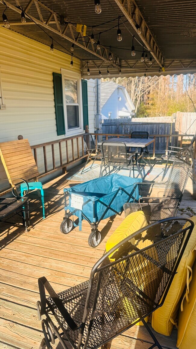 Building Photo - 108 E 21st St