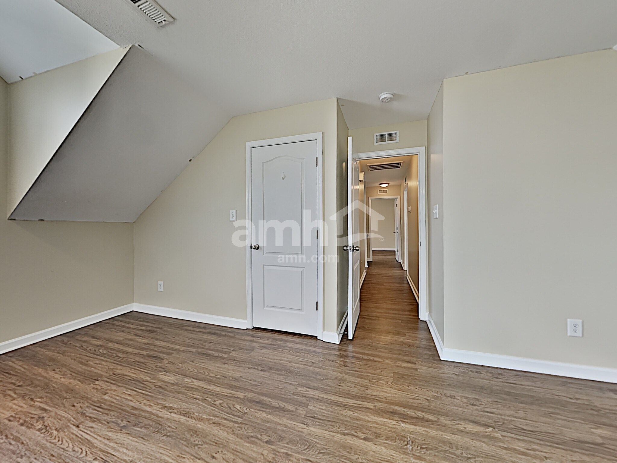 Building Photo - 5523 Golden Gate Rd