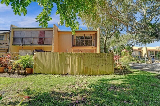 Building Photo - 760 E Coco Plum Cir