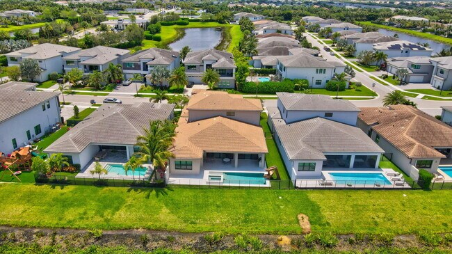 Building Photo - 17112 Aquavera Way