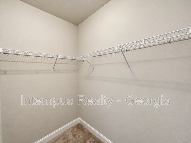 Building Photo - 1260 Stone Castle Cir