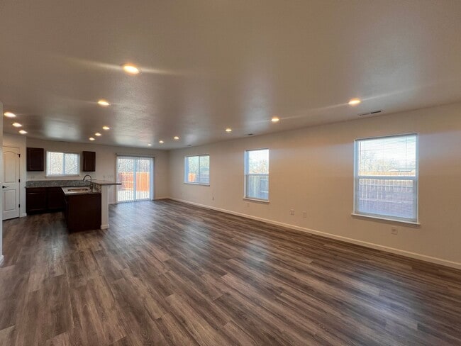 Building Photo - Charming 3 Bedroom, 2 bath, 2 car garage home in Fallon