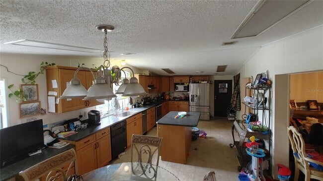 Building Photo - 11025 Pinto Dr