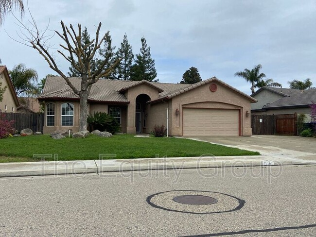 Primary Photo - 1016 E Arlen Ave