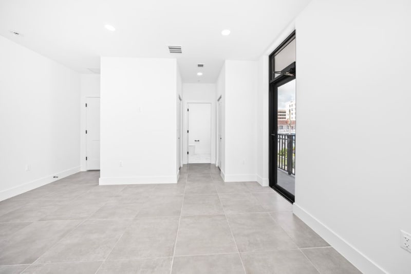 Building Photo - 526 SW 2nd St