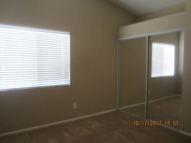 Building Photo - CANYON CREST GORGEOUS SINGLE STORY