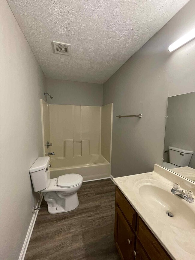 Building Photo - 207 Aqueduct Dr