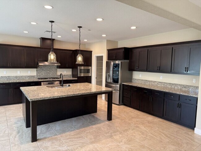 Building Photo - Newer Modern 4 Bedroom 3.5 Bath w/ Bedroom...