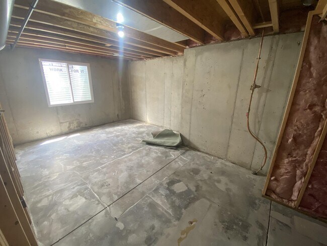 Building Photo - 5259 W 9th St Dr