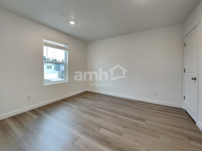 Building Photo - 5245 Turnstone St SE