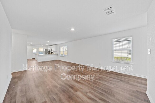 Building Photo - 817 Heartseed Ave