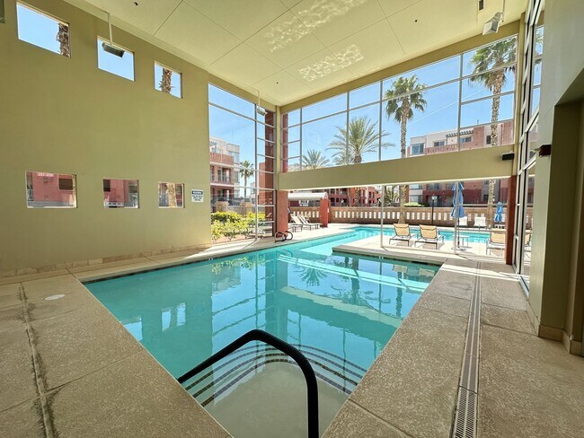 Building Photo - Terrific 2-Bedroom Condo in Guard gated community