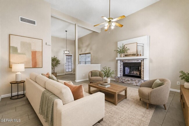Building Photo - 1308 Rose Bud Ln