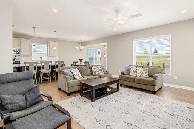 Building Photo - 7270 Cutler Dr