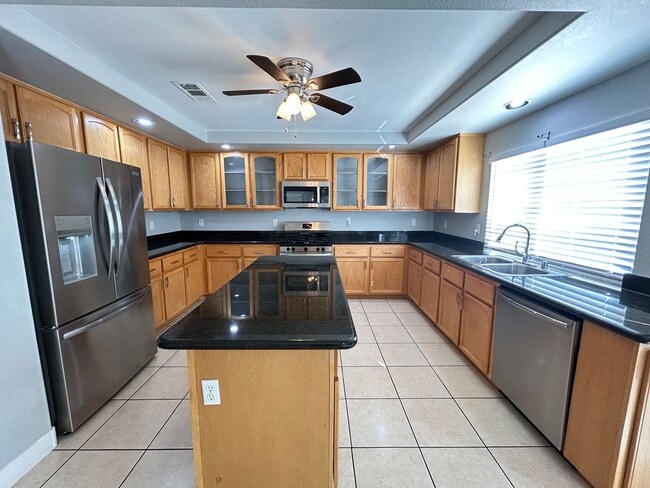 Building Photo - 5-Bedroom Silverado Ranch Home with Pool!