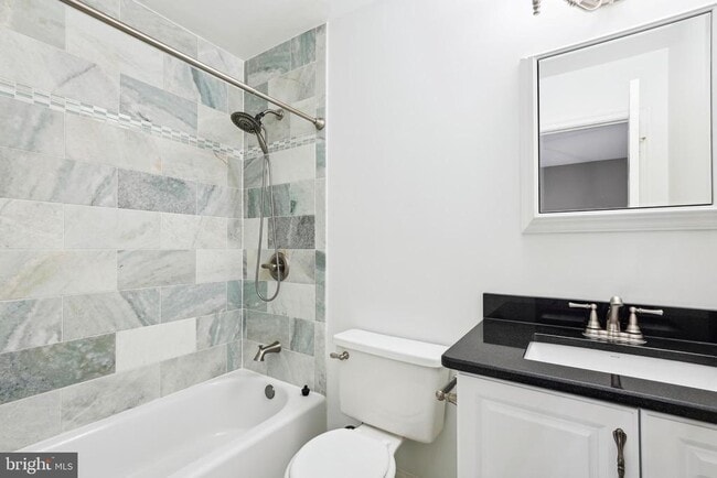 Building Photo - 10150 Village Knolls Ct