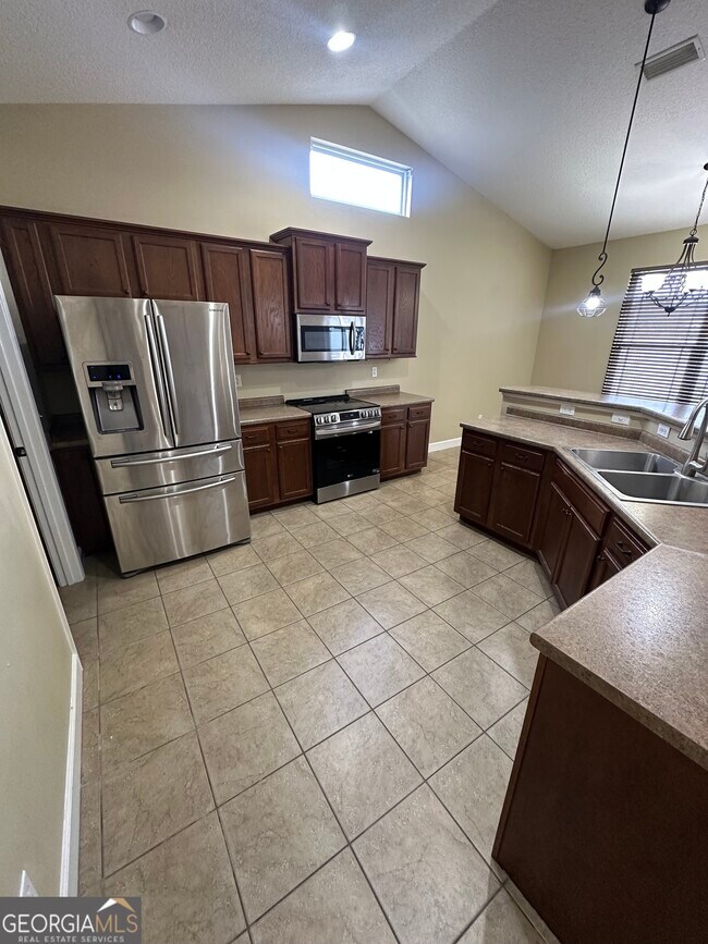 Building Photo - 101 Waters Edge Dr