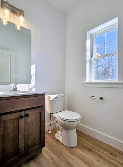 Building Photo - 398 Hensley St