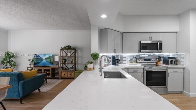 Building Photo - 3245 NE 184th St