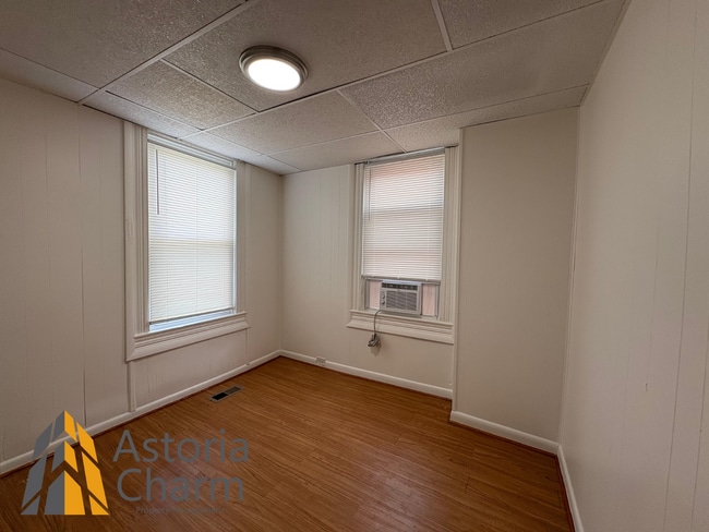 Building Photo - Updated 3 BR Home with Spacious Yard & Pre...