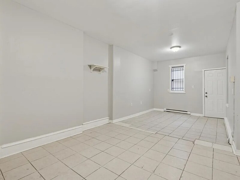 Building Photo - 2542 N 33rd St