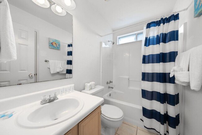 Building Photo - 406 Shorewood Cir