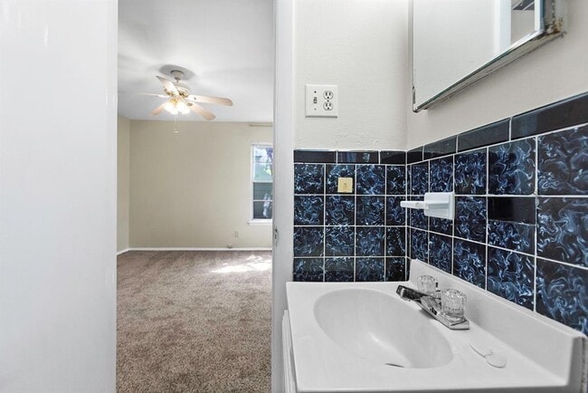 Building Photo - 4807 Sylvandale Dr