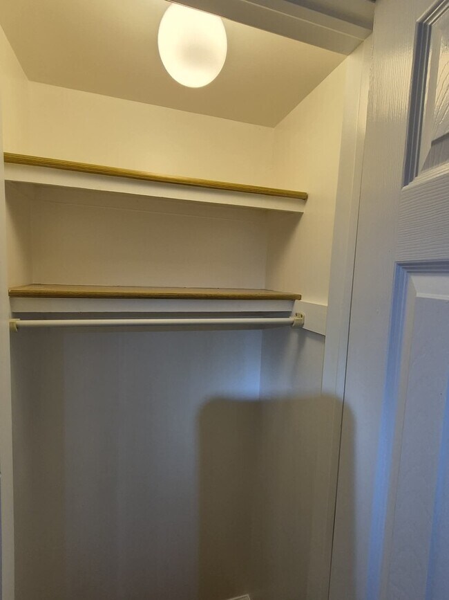 Building Photo - 6840 S Claremont Ave