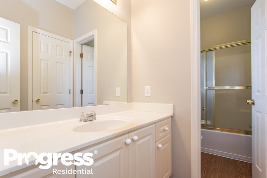 Building Photo - 4527 Avion Park