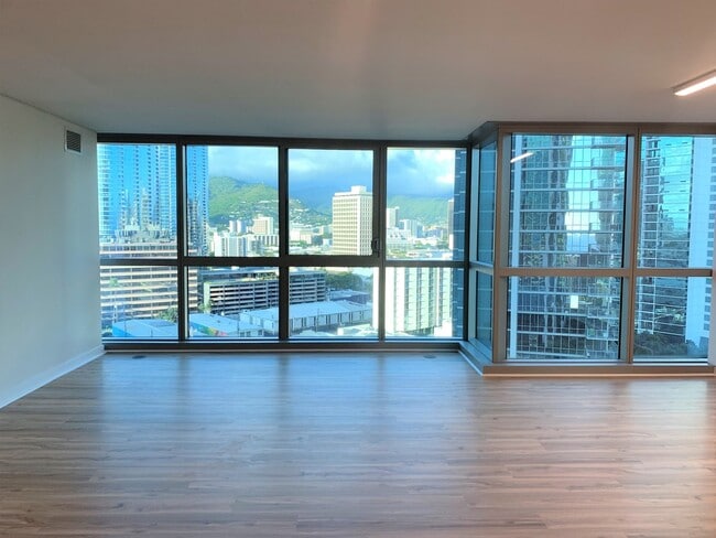 Building Photo - 3 Bedroom 2 Bath 2 Parking in Beautiful Koolani in Ward Village / Ala Moana Area
